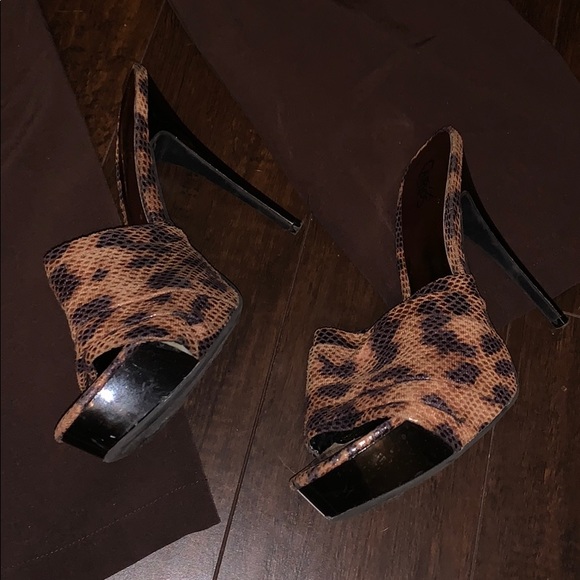 CARLOS SANTANA SNAKE/CHEETA PRINT SHOES - Picture 3 of 7